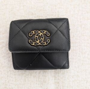 Chanel Chic Black Quilted Leather Wallet